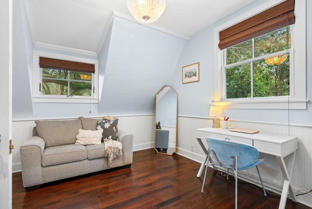 Image 61 of property listing at 100 W Walker Drive, Summerville, SC 29483