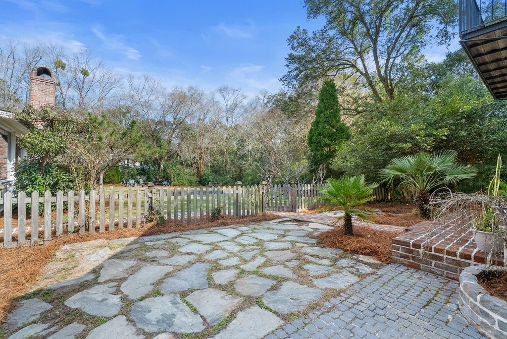 Image 65 of property listing at 100 W Walker Drive, Summerville, SC 29483