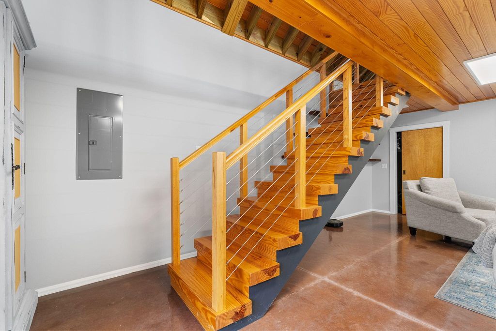 Image 69 of property listing at 100 W Walker Drive, Summerville, SC 29483