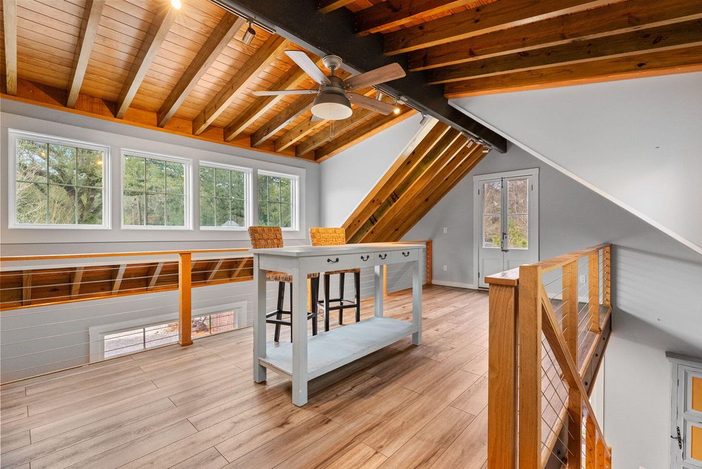 Image 70 of property listing at 100 W Walker Drive, Summerville, SC 29483