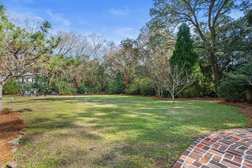 Image 79 of property listing at 100 W Walker Drive, Summerville, SC 29483