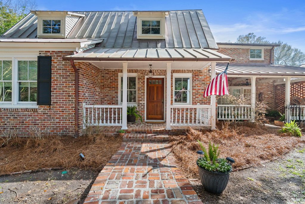 Image 86 of property listing at 100 W Walker Drive, Summerville, SC 29483