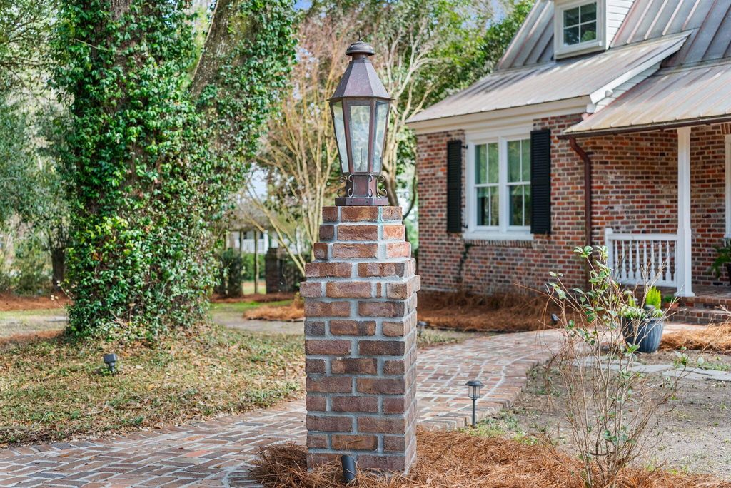 Image 90 of property listing at 100 W Walker Drive, Summerville, SC 29483