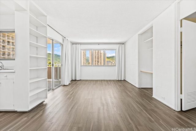 509 University Avenue 607, Honolulu, HI 96826