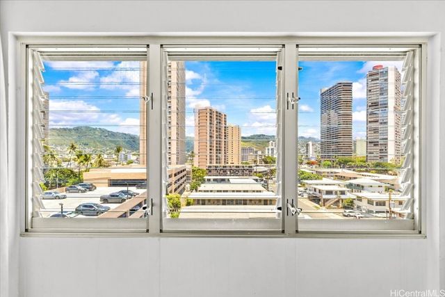 509 University Avenue 607, Honolulu, HI 96826