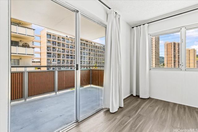 509 University Avenue 607, Honolulu, HI 96826