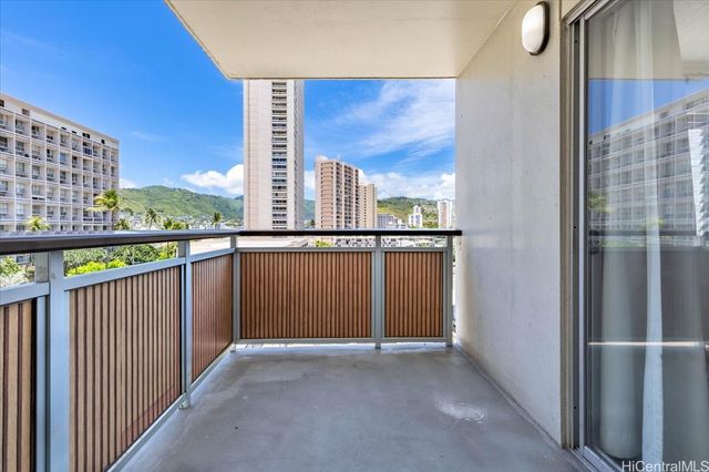 509 University Avenue 607, Honolulu, HI 96826