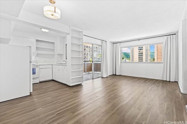 509 University Avenue 607, Honolulu, HI 96826