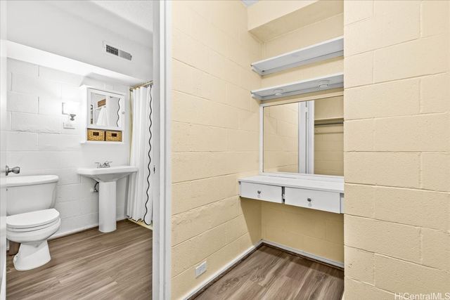 509 University Avenue 607, Honolulu, HI 96826