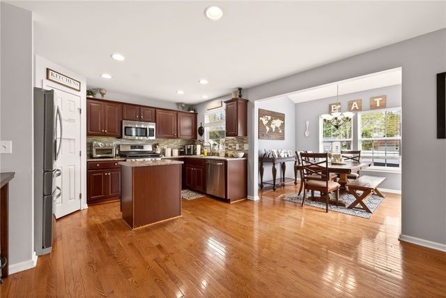 3196 Peacock Circle, Macedon, NY 14502