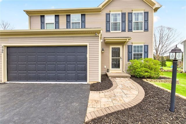 3196 Peacock Circle, Macedon, NY 14502