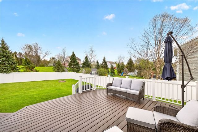 3196 Peacock Circle, Macedon, NY 14502