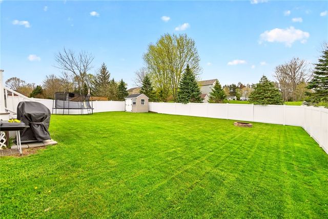 3196 Peacock Circle, Macedon, NY 14502