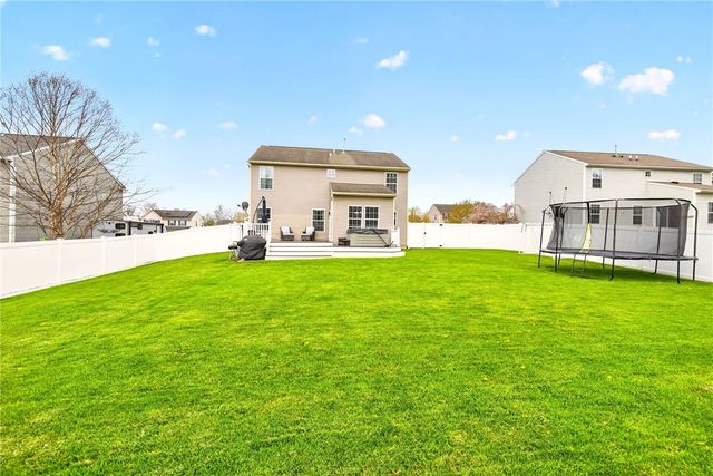 3196 Peacock Circle, Macedon, NY 14502