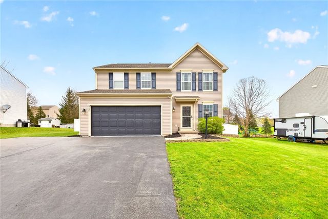 3196 Peacock Circle, Macedon, NY 14502