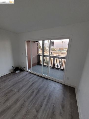 1532 Chanslor AVE, Richmond, CA 94801