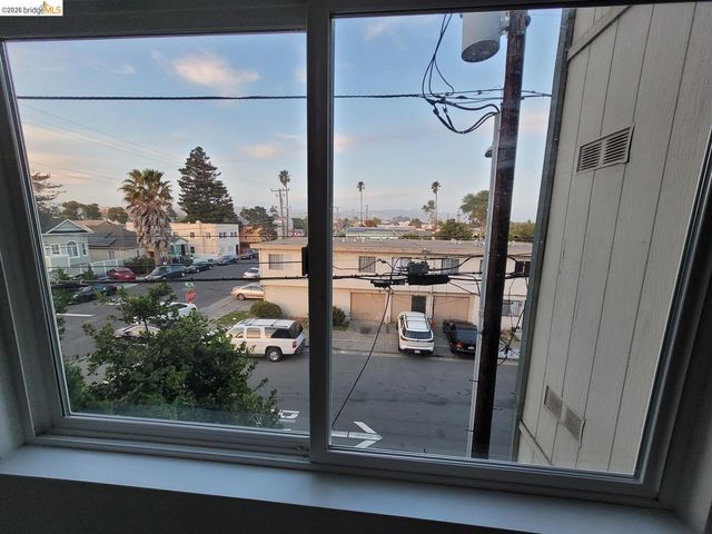 1532 Chanslor AVE, Richmond, CA 94801