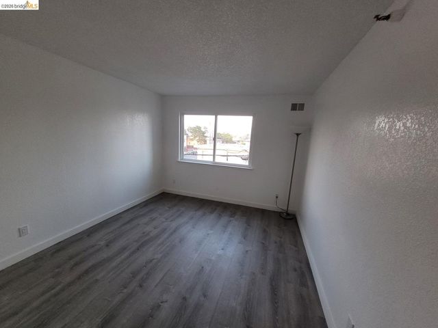 1532 Chanslor AVE, Richmond, CA 94801