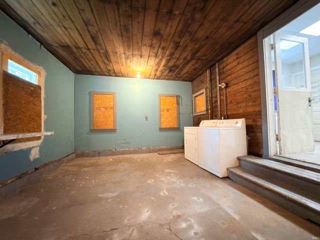 134 E Calvert Street, South Bend, IN 46613