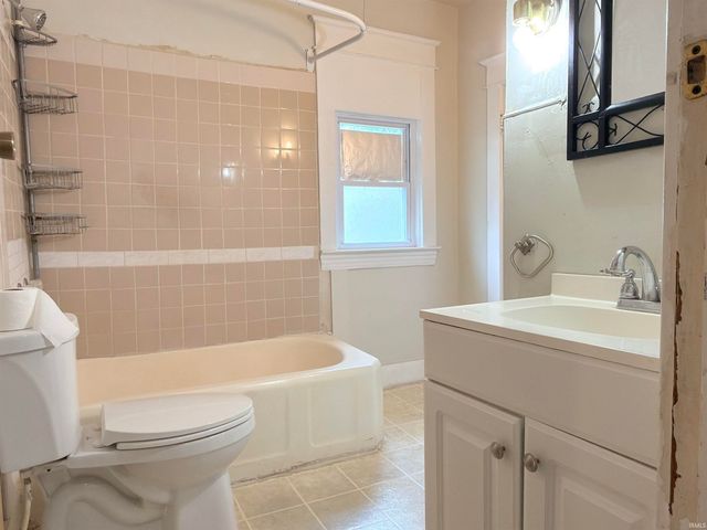 134 E Calvert Street, South Bend, IN 46613