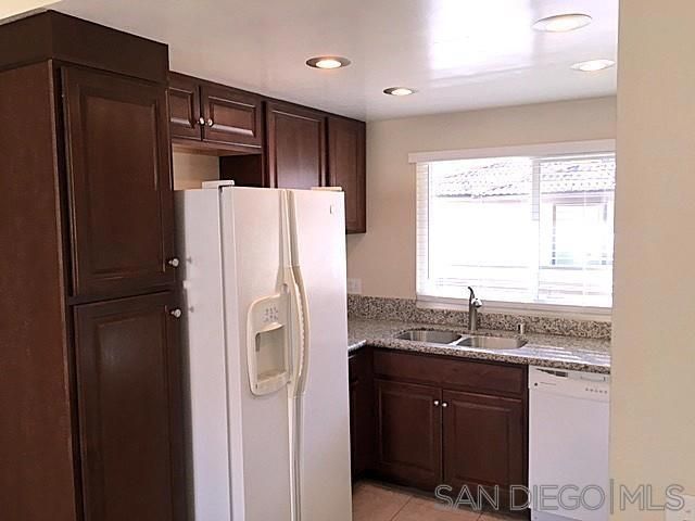 9821 Caspi Gardens 8, Santee, CA 92071