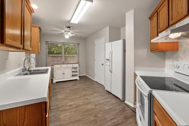 5846 Larkmeadow, San Antonio, TX 78233