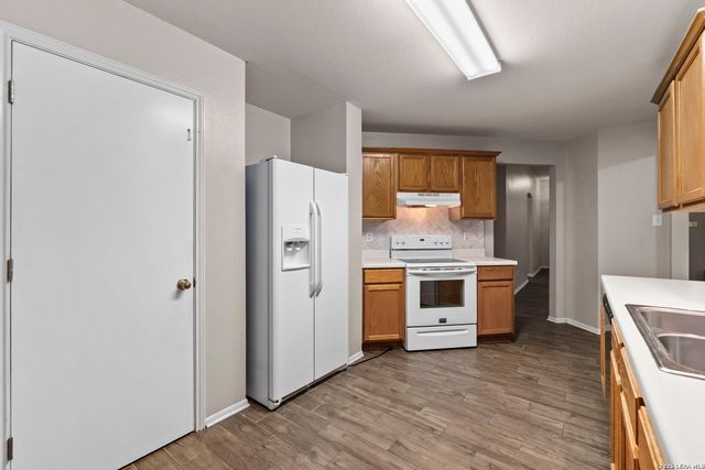 5846 Larkmeadow, San Antonio, TX 78233