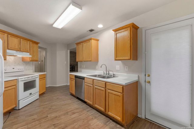 5846 Larkmeadow, San Antonio, TX 78233