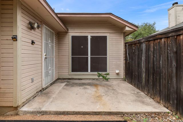 5846 Larkmeadow, San Antonio, TX 78233