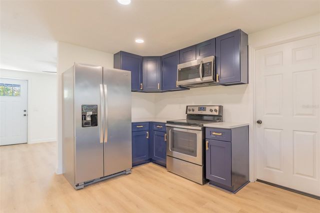 6304 FLORIDA CIRCLE W, Apollo Beach, FL 33572