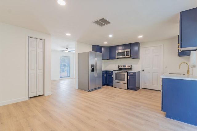 6304 FLORIDA CIRCLE W, Apollo Beach, FL 33572