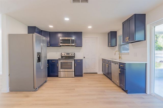 6304 FLORIDA CIRCLE W, Apollo Beach, FL 33572