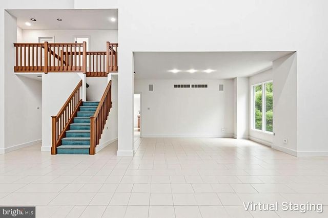 1 TURNBERRY WAY, New Hope, PA 18938