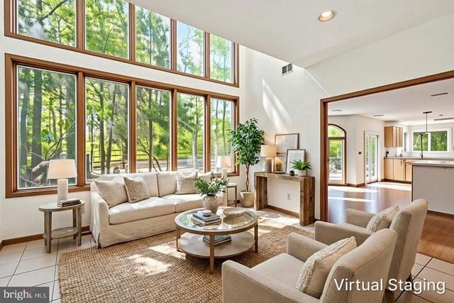 1 TURNBERRY WAY, New Hope, PA 18938
