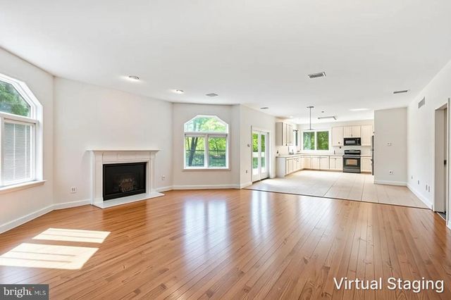 1 TURNBERRY WAY, New Hope, PA 18938