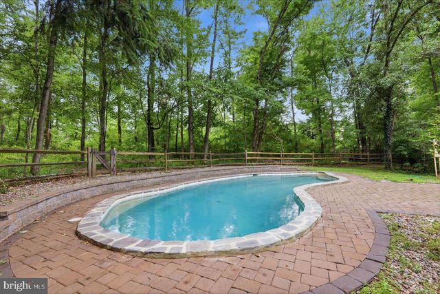 1 TURNBERRY WAY, New Hope, PA 18938