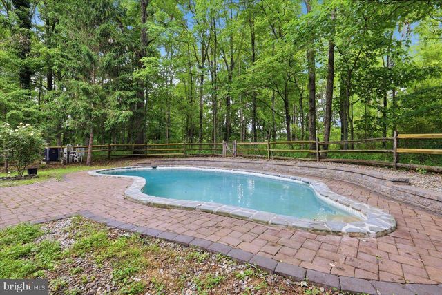 1 TURNBERRY WAY, New Hope, PA 18938