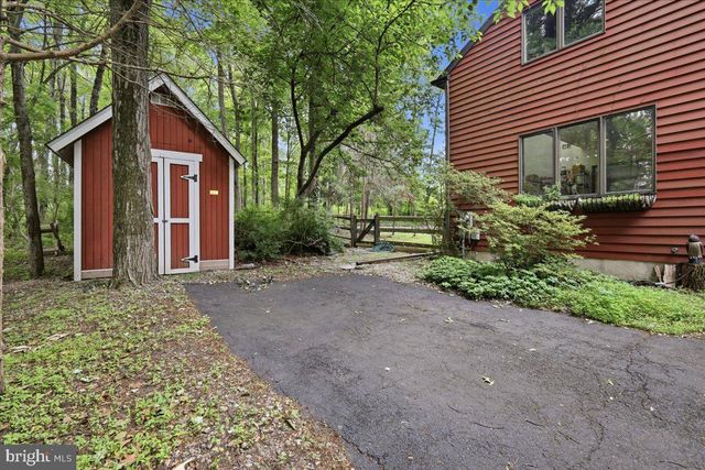 1 TURNBERRY WAY, New Hope, PA 18938
