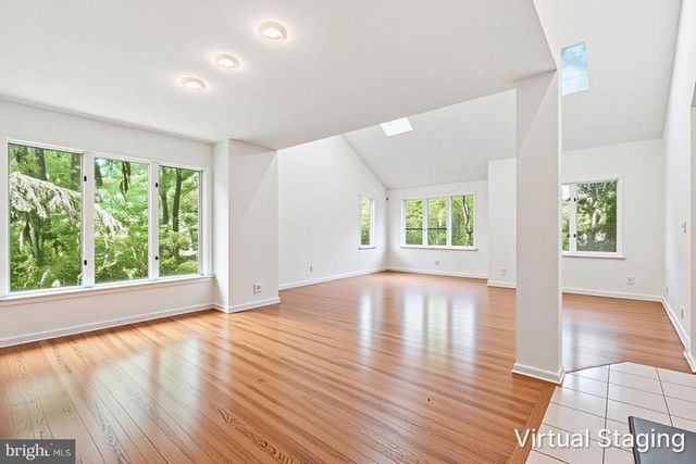 1 TURNBERRY WAY, New Hope, PA 18938
