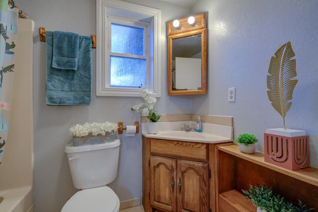 3267 E Bailey Drive, Anderson, CA 96007