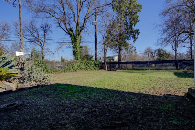 3267 E Bailey Drive, Anderson, CA 96007