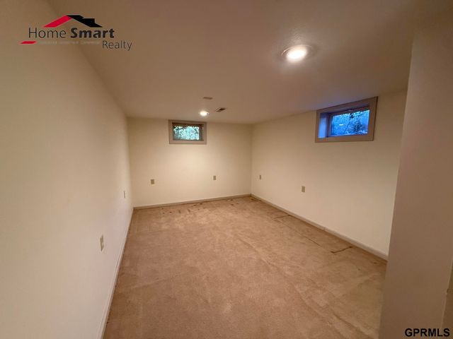 511 Eastridge Drive, Lincoln, NE 68510