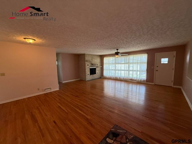 511 Eastridge Drive, Lincoln, NE 68510