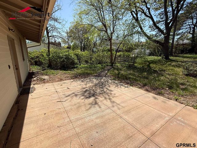 511 Eastridge Drive, Lincoln, NE 68510