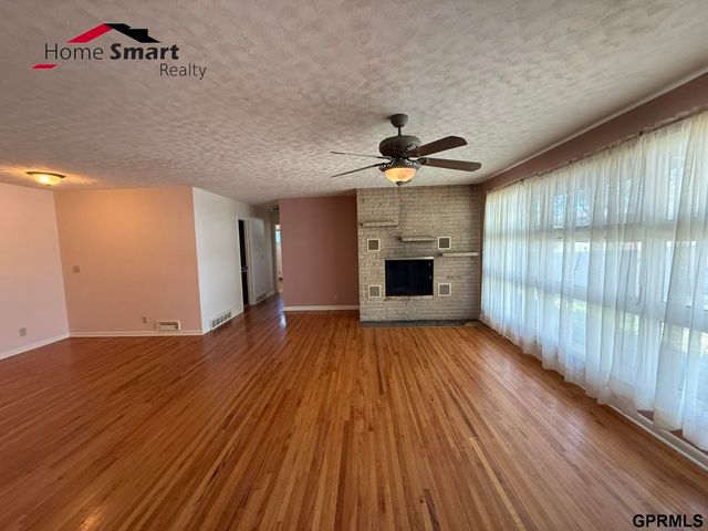 511 Eastridge Drive, Lincoln, NE 68510