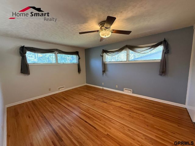 511 Eastridge Drive, Lincoln, NE 68510