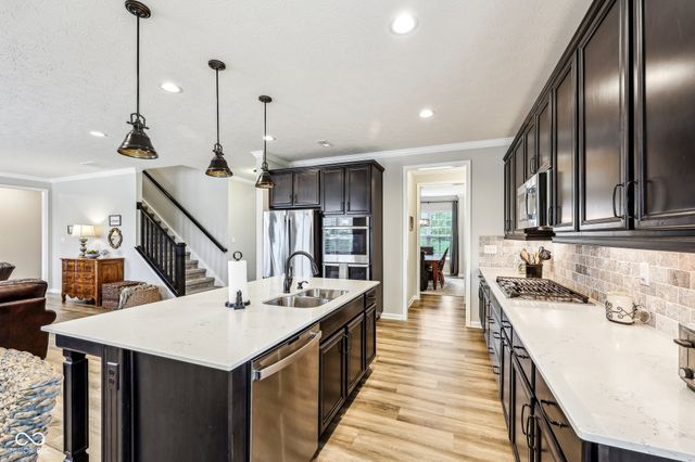 4204 Omaha Drive, Bargersville, IN 46106