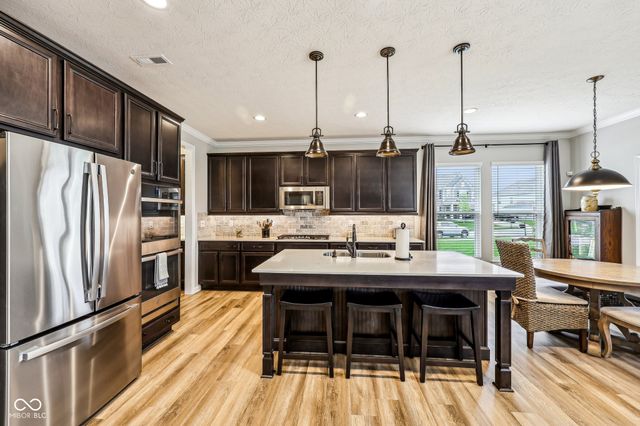 4204 Omaha Drive, Bargersville, IN 46106