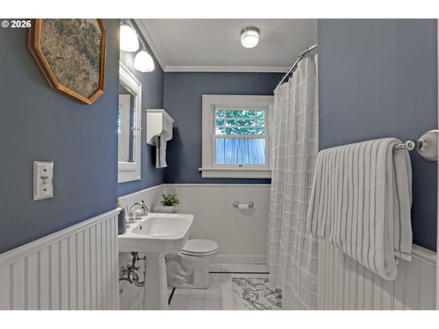 6235 Ne DAVIS St, Portland, OR 97213
