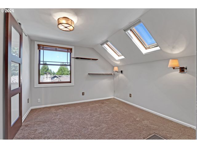 6235 Ne DAVIS St, Portland, OR 97213